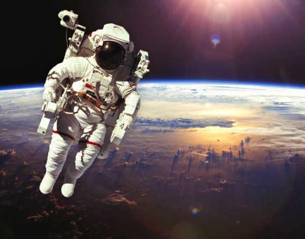 Сколько стоит слетать в космос? Реальные цифры на 2025 год